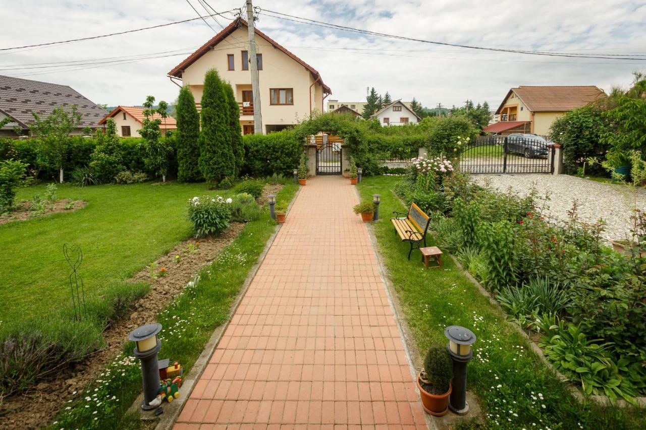 Casa Florilor Hotel Árgyasudvarhely Kültér fotó